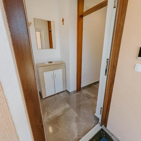Konavec Apartment *